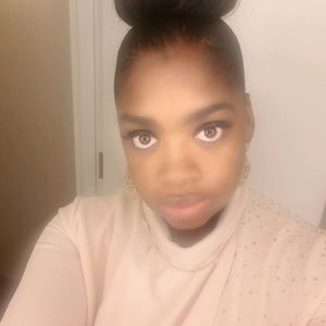 Meet your Posher, Jenay
